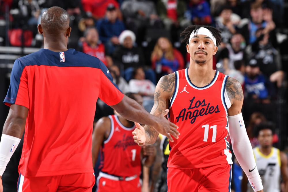 幕后支持的 幕后支持的